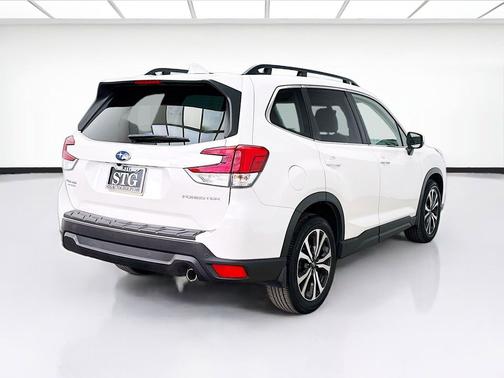 Crystal White Pearl 2022 Subaru Forester Limited