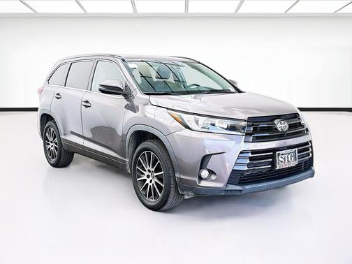 Predawn Gray Mica 2018 Toyota Highlander SE