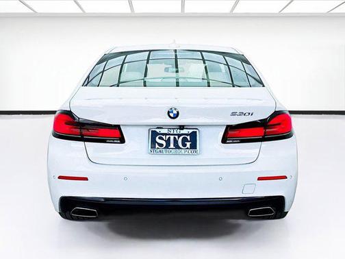 2021 BMW 530 530i