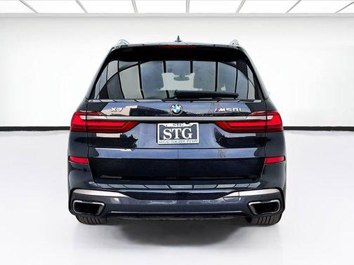 2022 BMW X7 M50i