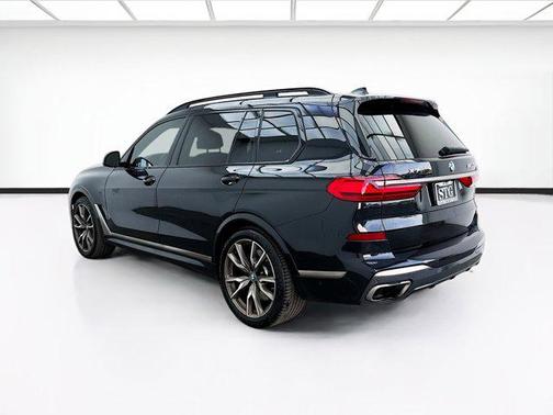 2022 BMW X7 M50i