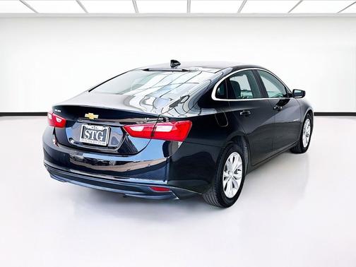 Mosaic Black Metallic 2024 Chevrolet Malibu FWD 1LT