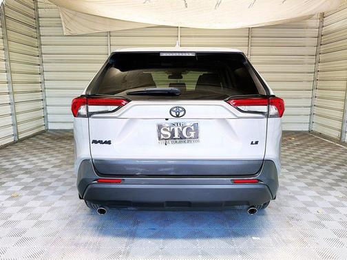 Silver Sky Metallic 2022 Toyota RAV4 LE