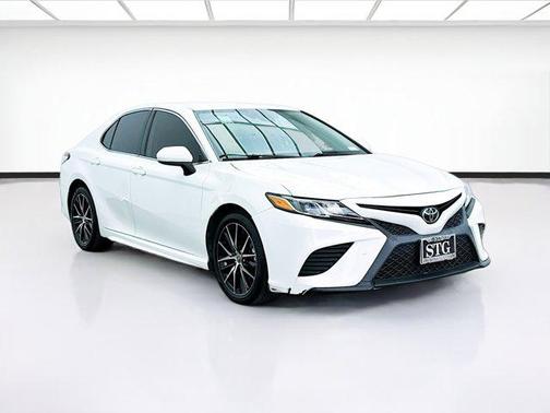 2020 Toyota Camry SE