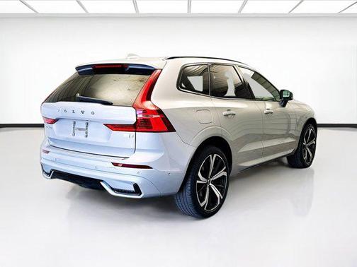 2022 Volvo XC60 Recharge Plug-In Hybrid T8 R-Design