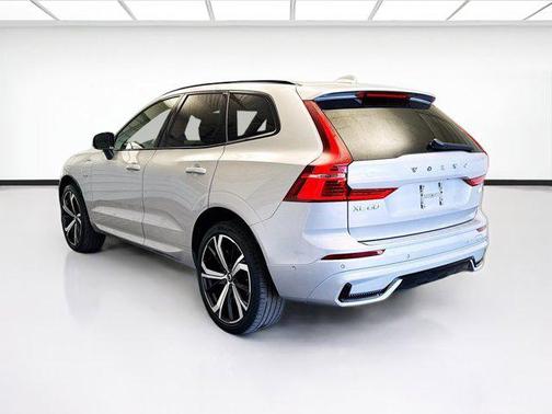 2022 Volvo XC60 Recharge Plug-In Hybrid T8 R-Design
