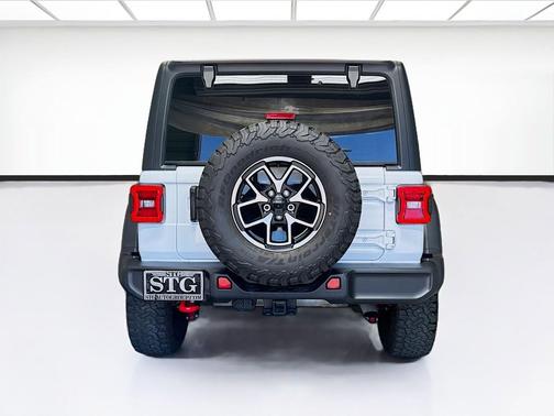 Bright White Clearcoat 2024 Jeep Wrangler Rubicon