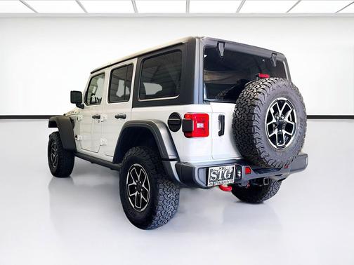Bright White Clearcoat 2024 Jeep Wrangler Rubicon