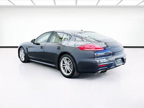 2015 Porsche Panamera 4