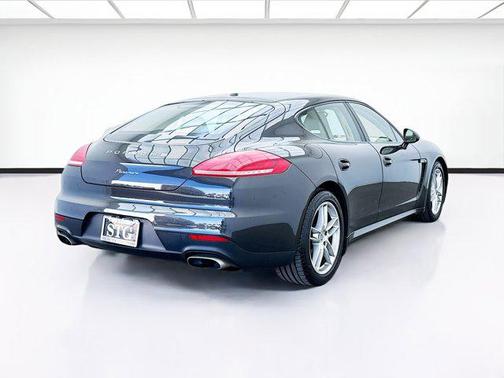 2015 Porsche Panamera 4