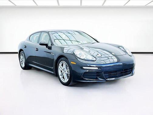 2015 Porsche Panamera 4