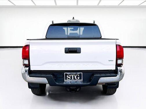 White 2022 Toyota Tacoma SR5