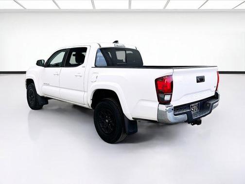 White 2022 Toyota Tacoma SR5