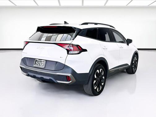 Glacial White Pearl 2023 Kia Sportage X-Line
