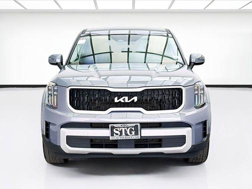 Everlasting Silver 2024 Kia Telluride LX