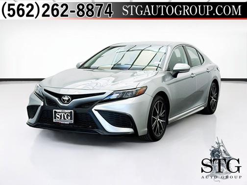 Celestial Silver Metallic 2023 Toyota Camry SE