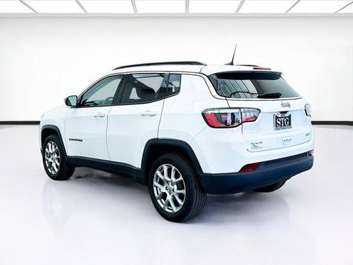2022 Jeep Compass Latitude Lux