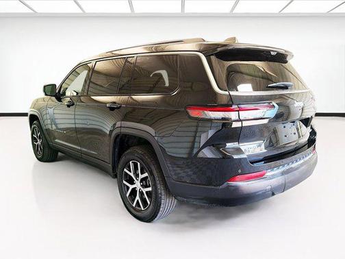 Diamond Black Crystal Pearlcoat 2024 Jeep Grand Cherokee L Limited