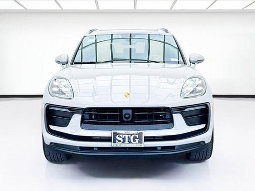 2022 Porsche Macan Base