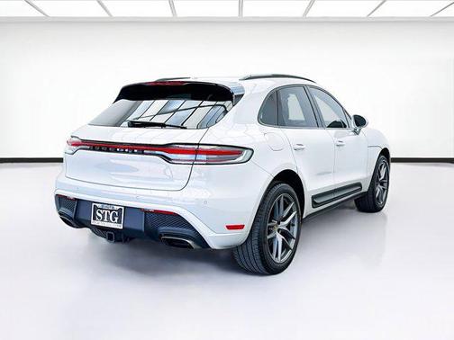 2022 Porsche Macan Base