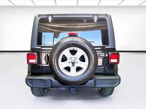 Black Clearcoat 2022 Jeep Wrangler Unlimited Sport