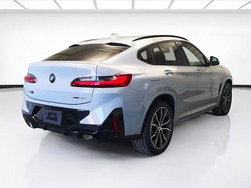 2025 BMW X4 xDrive30i