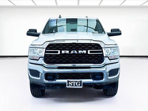 2022 RAM 2500 Big Horn Crew Cab 4x4 8' Box