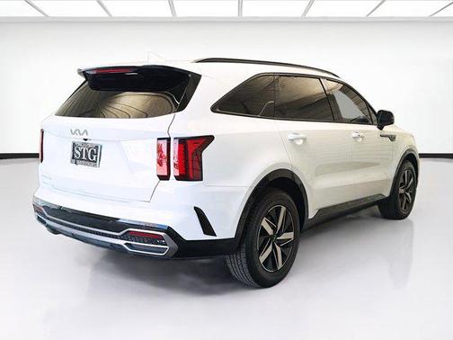 Glacial White Pearl 2023 Kia Sorento S