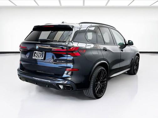 Black Sapphire Metallic 2025 BMW X5 xDrive40i