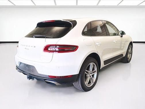 White 2018 Porsche Macan Macan Sport Edition