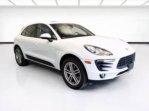White 2018 Porsche Macan Macan Sport Edition
