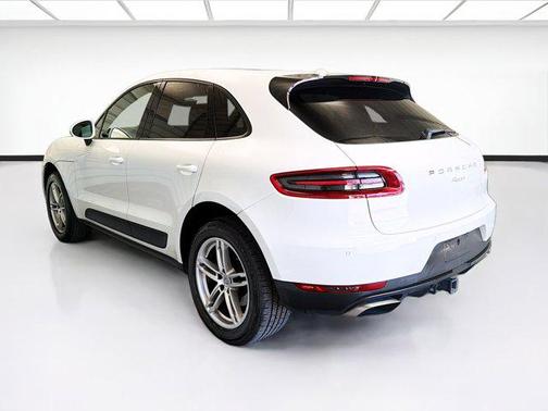 White 2018 Porsche Macan Macan Sport Edition