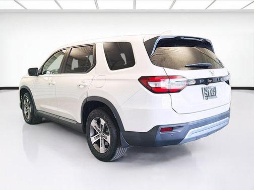 2023 Honda Pilot 2WD EX-L 8 Passenger