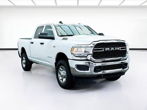 2022 RAM 2500 Tradesman Crew Cab 4x4 6'4' Box