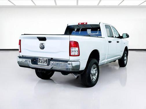 2022 RAM 2500 Tradesman Crew Cab 4x4 6'4' Box