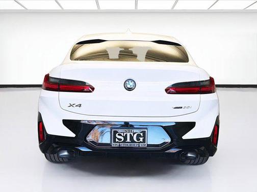 2025 BMW X4 xDrive30i