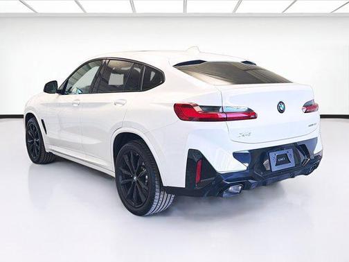 2025 BMW X4 xDrive30i