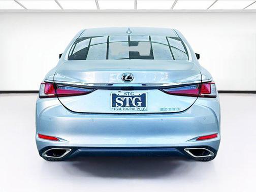 2022 Lexus ES 350 Base