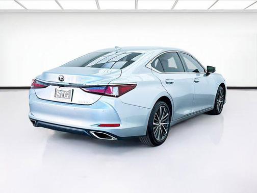 2022 Lexus ES 350 Base