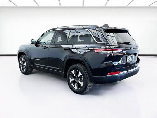 2022 Jeep Grand Cherokee 4xe Base