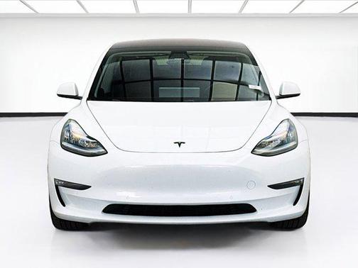 Pearl White Multi-Coat 2018 Tesla Model 3 Long Range