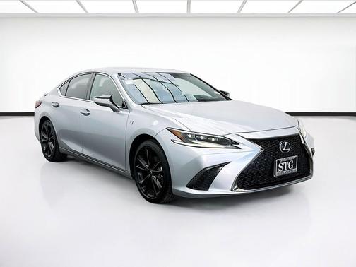 Iridium 2023 Lexus ES 300h F SPORT Handling