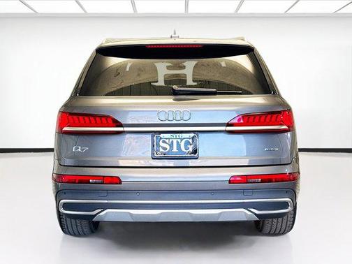 2022 Audi Q7 55 Premium Plus