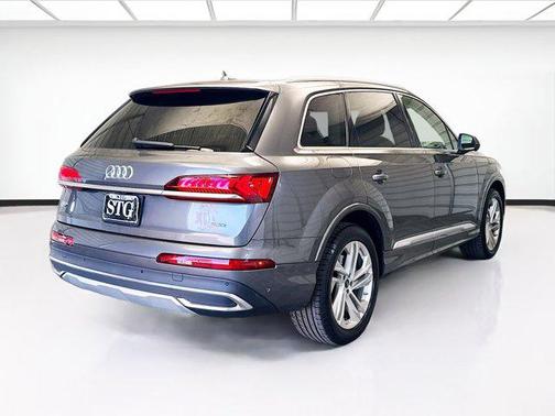 2022 Audi Q7 55 Premium Plus