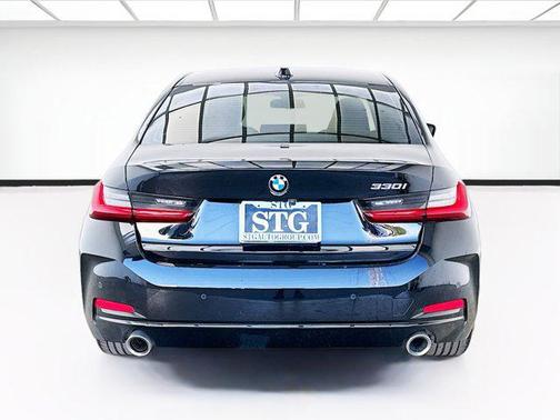 Jet Black 2023 BMW 330 330i
