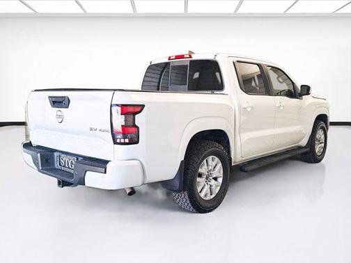Glacier White 2022 Nissan Frontier SV