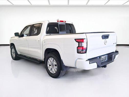 Glacier White 2022 Nissan Frontier SV