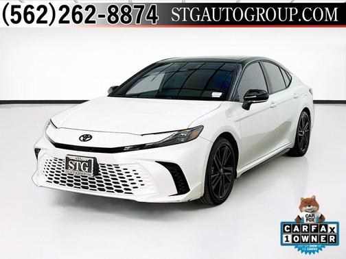 Wind Chill Pearl/Black 2025 Toyota Camry XSE