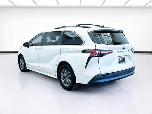 2021 Toyota Sienna XLE