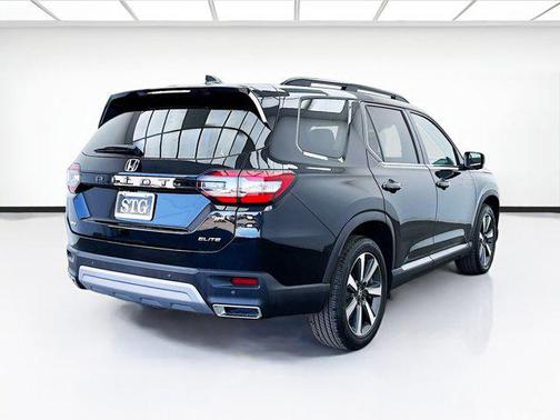 2023 Honda Pilot AWD Elite